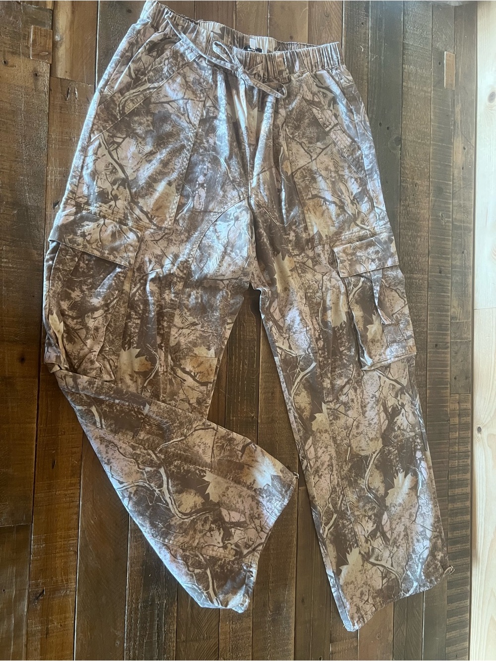 emory park Women's Ankle Cargo Pants - Brown Camouflage
